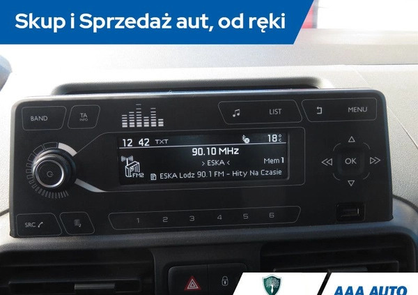 Peugeot Rifter cena 56000 przebieg: 155269, rok produkcji 2019 z Sędziszów Małopolski małe 211